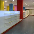Ράφια Self Service σε Κατάστημα Καλλυντικών & Κατάστημα Παιχνιδιών