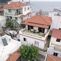 Πώληση διώροφης μονοκατοικίας στο παραδοσιακό χωριό της Σκοπέλου (Άγιος Παντελεήμονας-Τσουκαλάρια), με θέα στη θάλασσα