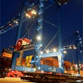 Εγκατάσταση φωτισμού γερανογέφυρας στην Cosco
