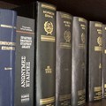 Λεπτομέρειες της βιβλιοθήκης του συμβολαιογραφείου