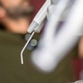 Αφαίρεση έντονων τρυγιακών εναποθέσεων (πέτρας) και χρωστικών