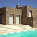 Κουφώματα σε εξοχική κατοικία στην Τήνο