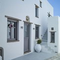 Κουφώματα, πόρτες & παράθυρα σε εξοχικό σπίτι