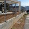Περίφραξη οικίας πάνω σε τοιχίο