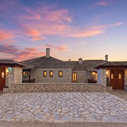 ELEVATE ESTATES: Φωτογραφίες