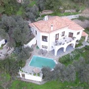 Πώληση εξαιρετικής νέας βίλας 2 ορόφων συνολικής επιφάνειας 200 τ.μ. στην περιοχή Καραβοτσάκισμα