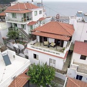 Πώληση διώροφης μονοκατοικίας στο παραδοσιακό χωριό της Σκοπέλου (Άγιος Παντελεήμονας-Τσουκαλάρια), με θέα στη θάλασσα