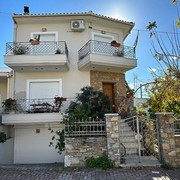 Νέα διώροφη κατοικία