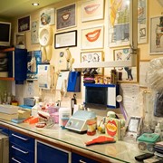 customer.pip_photo3_desc_descr