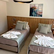 MRS CLEANS: Photos