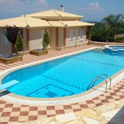 Classical overflow pool with different level Jacuzzi