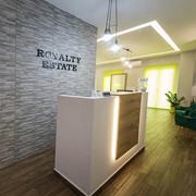 ROYALTY ESTATE: Φωτογραφίες & Βίντεο