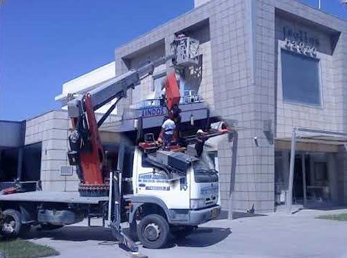 Replacement of insulators on PPC (Public Power Corporation) poles