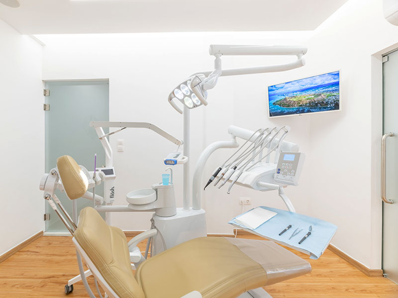 ABSOLUTE DENTAL CENTER: Φωτογραφίες & Βίντεο