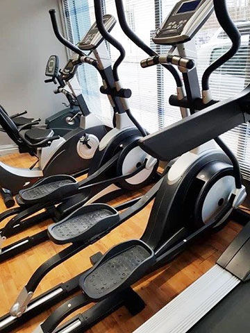 ΑΔΩΝΙΣ WORKOUT CLUB: Φωτογραφίες & Βίντεο
