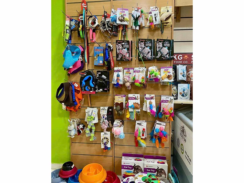 ALEX'S B.A.R.F. STORE: Φωτογραφίες & Βίντεο