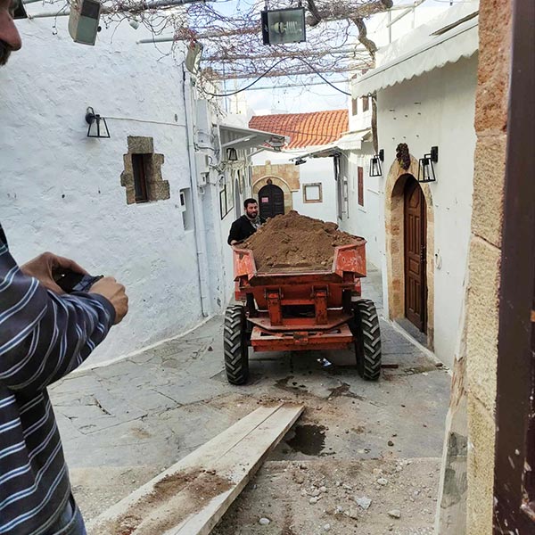 ARGYROU MANOLIS: Φωτογραφίες & Βίντεο