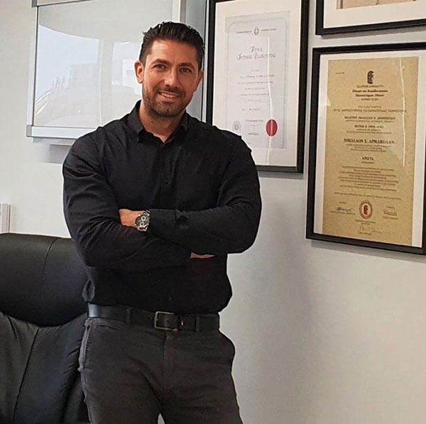 ΑΡΜΑΚΟΛΑΣ ΝΙΚΟΛΑΟΣ Δρ, MD, MSc, PhD: Φωτογραφίες & Βίντεο