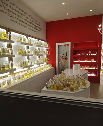 AROMATA ZOIS: Φωτογραφίες & Βίντεο