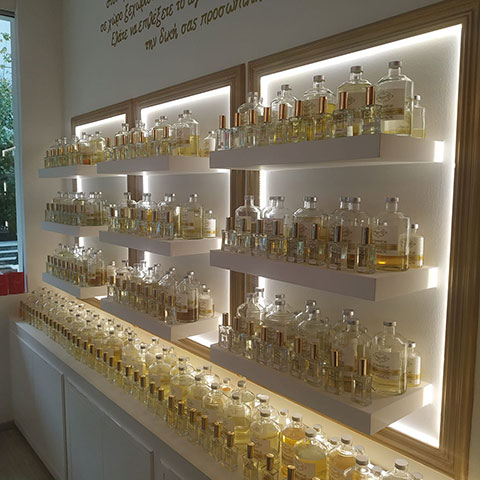 AROMATA ZOIS: Φωτογραφίες & Βίντεο