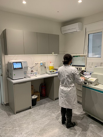 ATHENIAN LAB & MEDICINE: Φωτογραφίες & Βίντεο