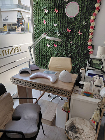 AURELIA NAILS SALON: Φωτογραφίες & Βίντεο
