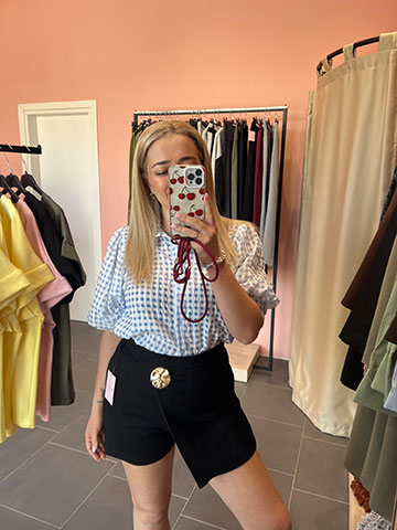 AURORA CLOTHES: Φωτογραφίες & Βίντεο