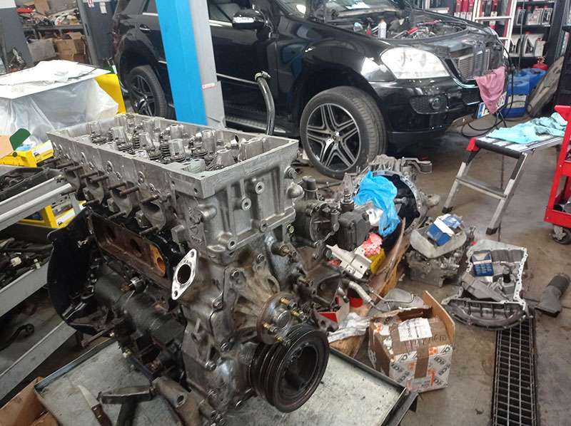 AUTO SERVICE - ΜΑΚΡΑΚΗΣ ΓΙΩΡΓΟΣ: Φωτογραφίες & Βίντεο