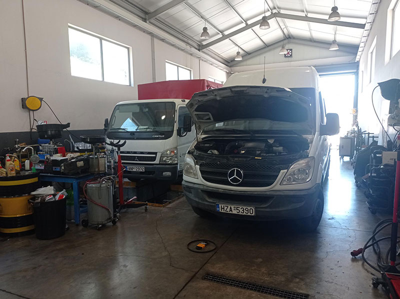 AUTO SERVICE - ΜΑΚΡΑΚΗΣ ΓΙΩΡΓΟΣ: Φωτογραφίες & Βίντεο