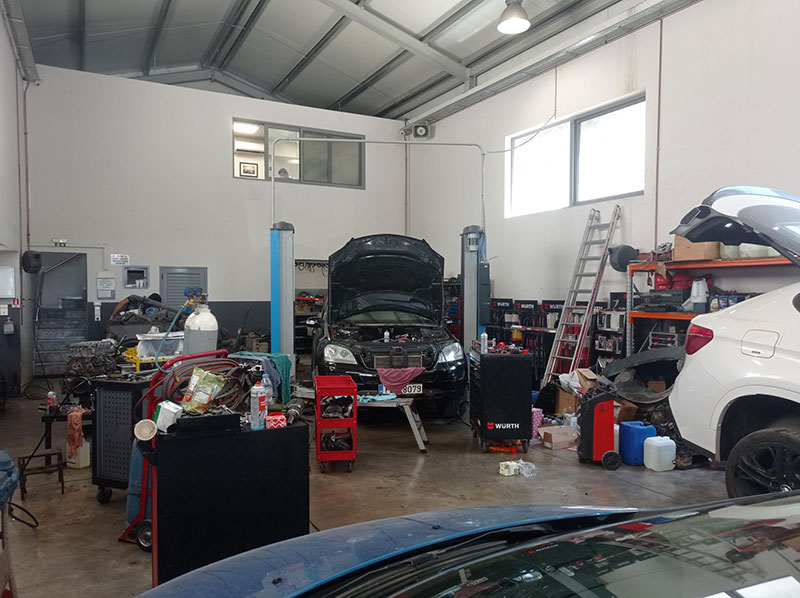 AUTO SERVICE - ΜΑΚΡΑΚΗΣ ΓΙΩΡΓΟΣ: Φωτογραφίες & Βίντεο