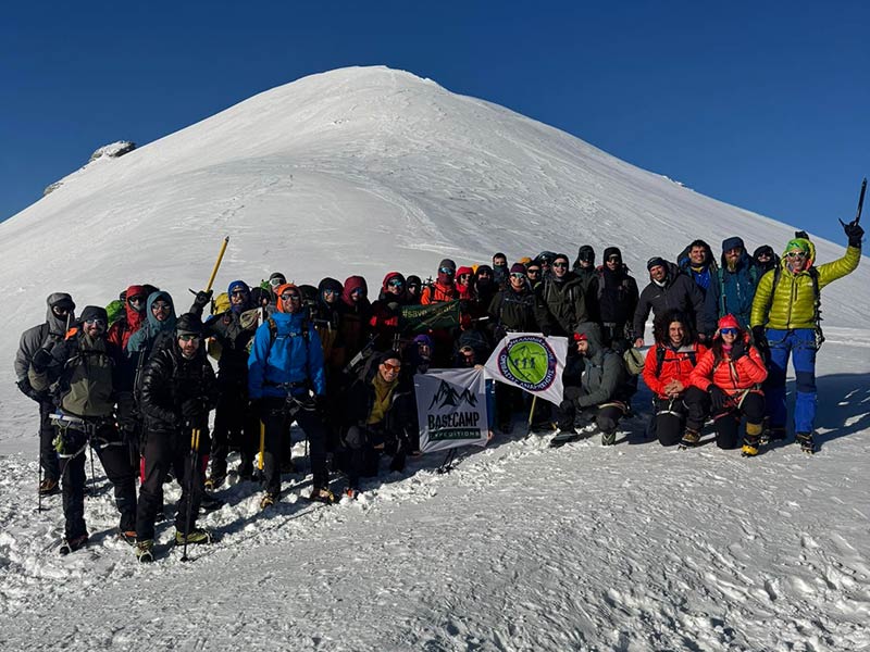 BASE CAMP: Φωτογραφίες & Βίντεο