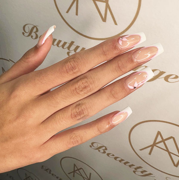 BEAUTY LOUNGE BY NIKOLAS & ATHINA: Φωτογραφίες & Βίντεο
