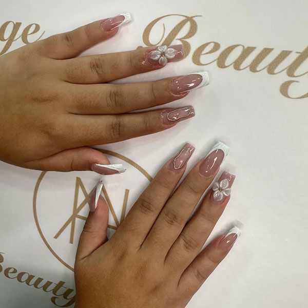 BEAUTY LOUNGE BY NIKOLAS & ATHINA: Φωτογραφίες & Βίντεο
