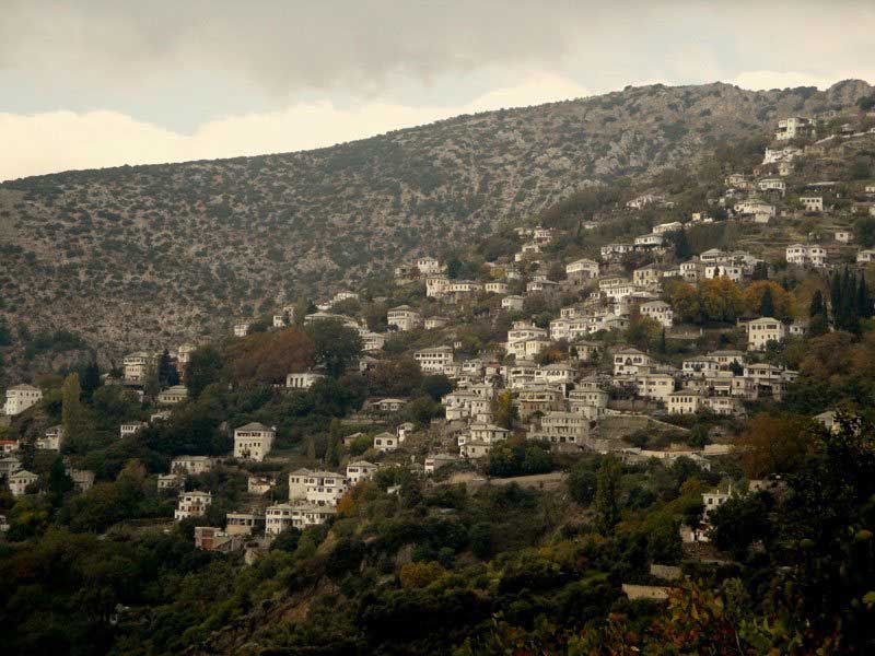 Κατοικίες με θέα το Πήλιο