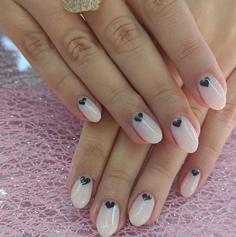BETTY'S HAPPY NAILS: Φωτογραφίες & Βίντεο