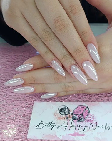 BETTY'S HAPPY NAILS: Φωτογραφίες & Βίντεο