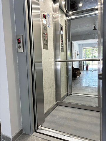 BIBIKAS ELEVATORS - BIMPIKAS IKE: Φωτογραφίες & Βίντεο