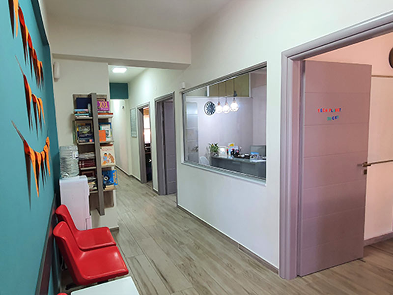 BIRAKI LANGUAGE ACADEMY: Φωτογραφίες & Βίντεο