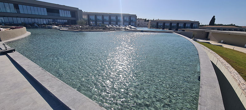 BLUE WATER POOLS: Φωτογραφίες & Βίντεο