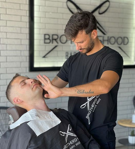 BROTHERSHOOD BARBER HOUSE: Φωτογραφίες & Βίντεο