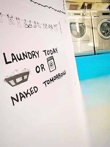 CAPTAIN LAUNDRY: Φωτογραφίες & Βίντεο