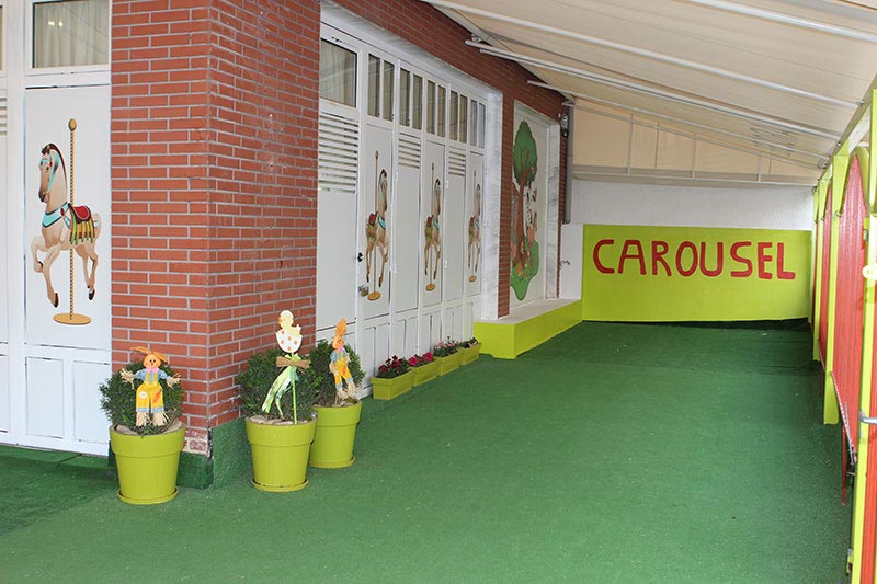 CAROUSEL: Φωτογραφίες & Βίντεο