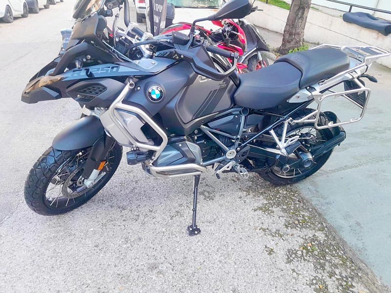 CAR GARAGE: Φωτογραφίες & Βίντεο