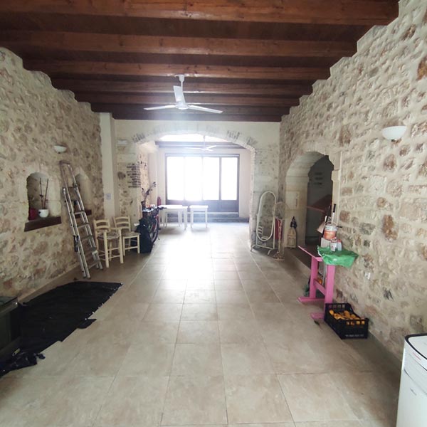 Shop rental 100 sq.m. in the center of Rethymno