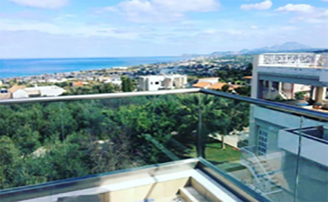 CASA DI METALO: Φωτογραφίες & Βίντεο