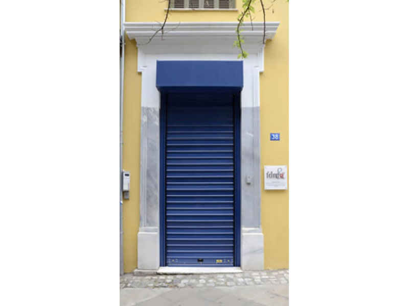 Ρολό σε εξώπορτα