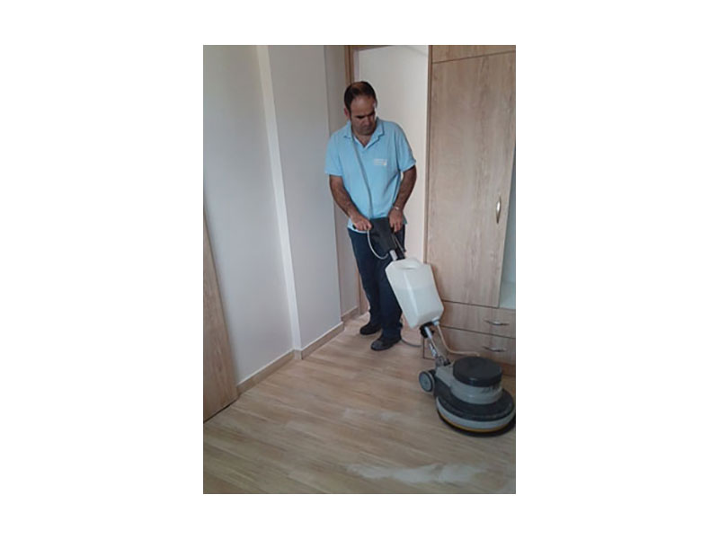 CLEANING DOLOREZ: Φωτογραφίες & Βίντεο