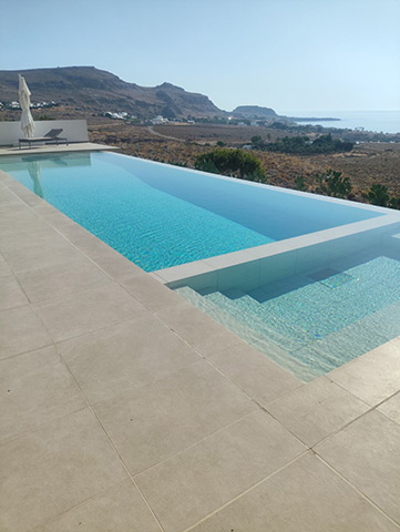 CRYSTAL POOLS - PALLOGIANNIS TSAMPIKOS: Φωτογραφίες & Βίντεο
