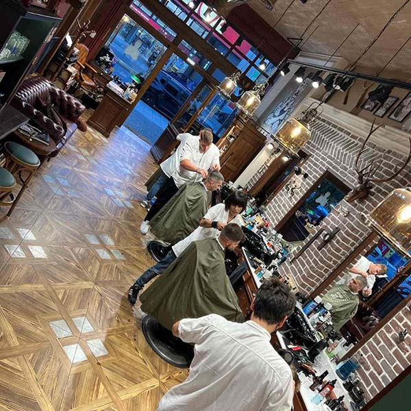 CUTLERS BARBERSHOP: Φωτογραφίες & Βίντεο