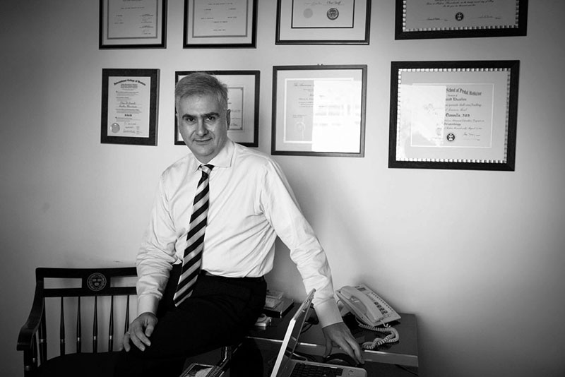 Δρ. Πέτρος Δαμουλής